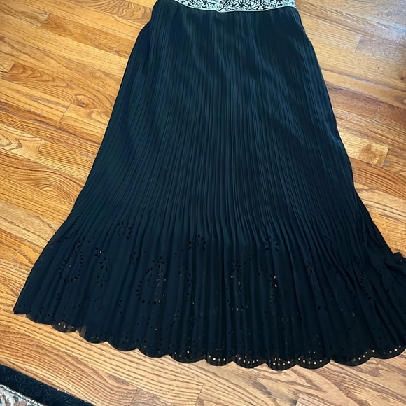None Dresses & Skirts - 👠❌💥NWOTStylishpleated full lengthskirt.Eyelet Design.